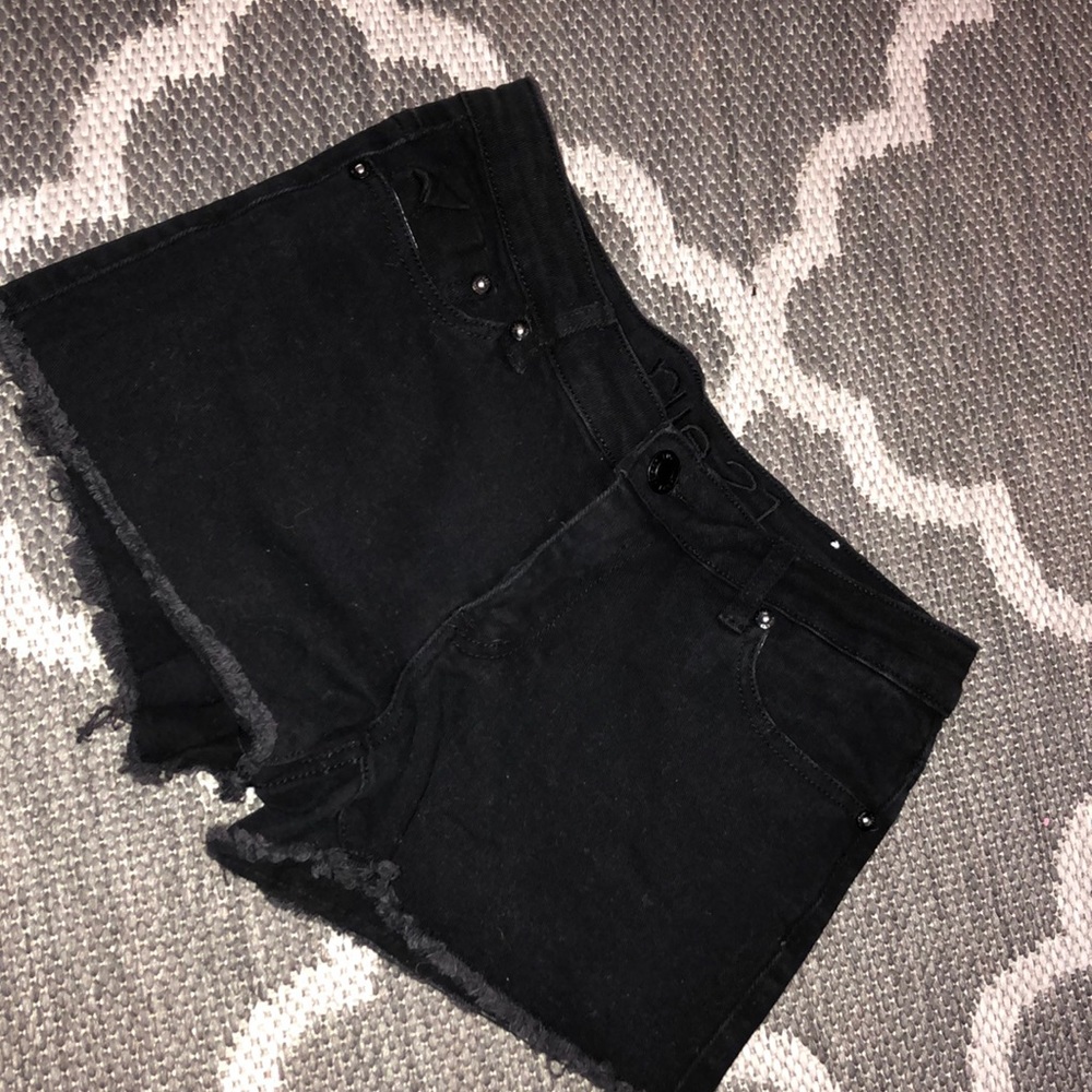Rue 21 black shorts